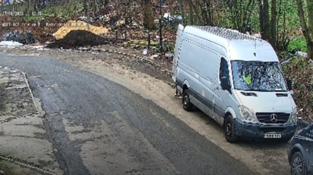 White van in Kenninghall Road